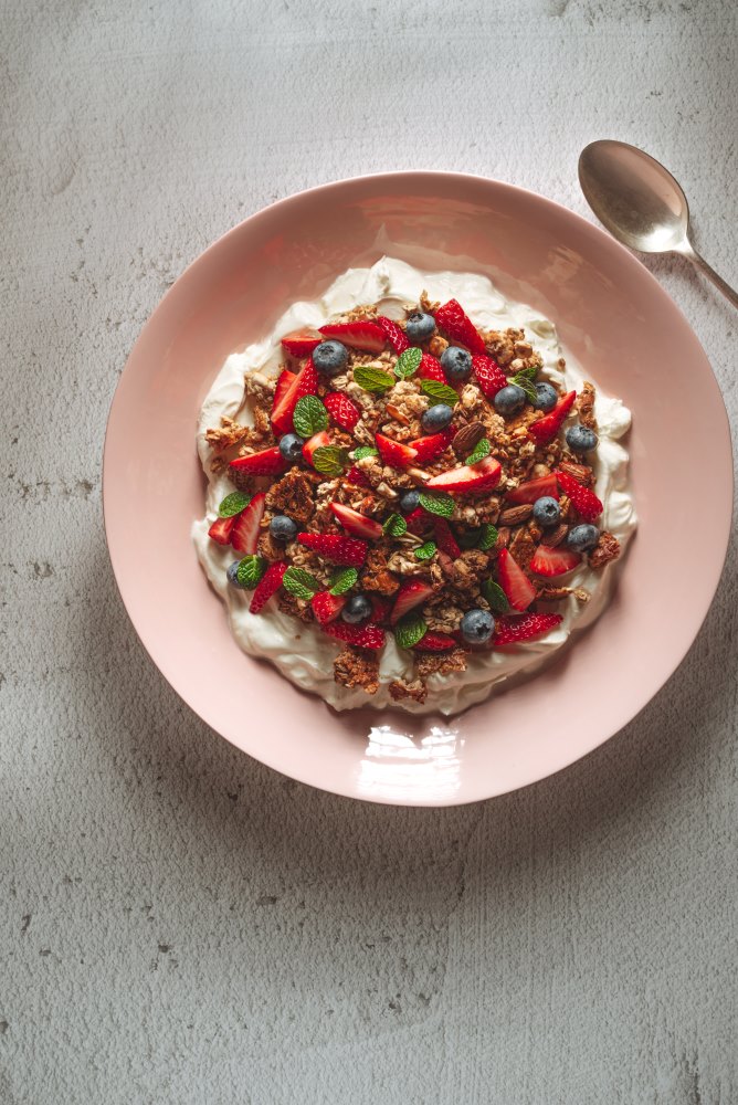 Speedy Yoghurt Granola Sweet Breakfast
